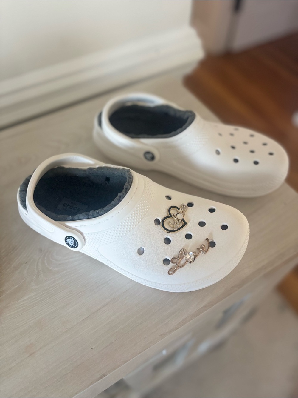 CROCS Classic Lined Clog - White with Gray Lining